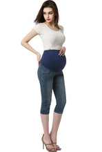 Load image into Gallery viewer, Kimi + Kai Maternity &quot;Courtney&quot; Capri Jeans