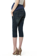 Load image into Gallery viewer, Kimi + Kai Maternity &quot;Courtney&quot; Capri Jeans