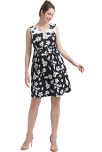 Load image into Gallery viewer, Kimi + Kai Maternity &quot;Nana&quot; Colorblock Skater Dress